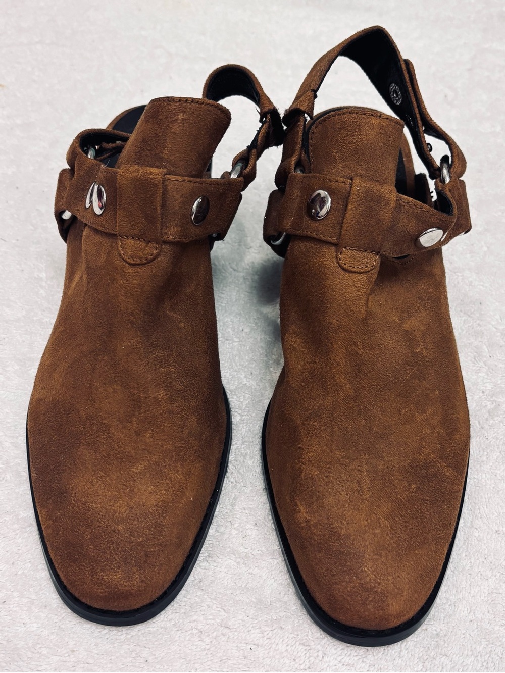 Brand New quality heels by Indigo Rd. - Size 8.5M - heel 2 inches - Box 17